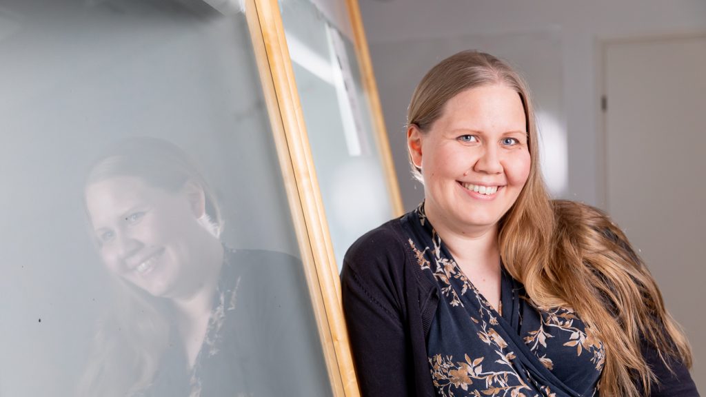 Materiaalitekniikan professori Kati Miettunen.